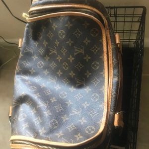 Louis Vuitton 40 chien dog carrier